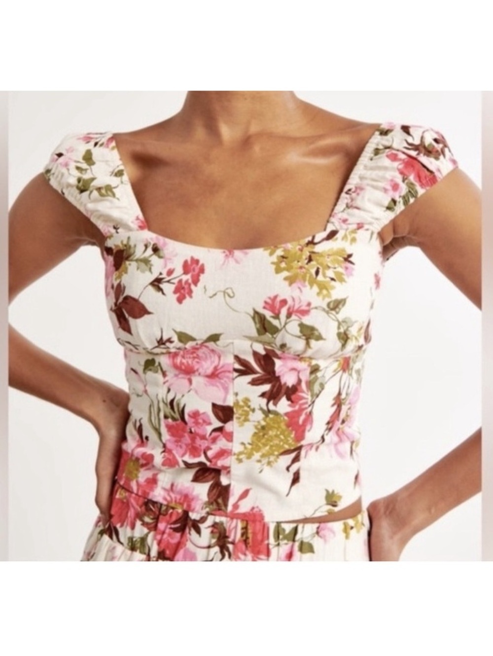 NWT Abercrombie & Fitch Linen Floral Cap Sleeve Ruched Back top Small